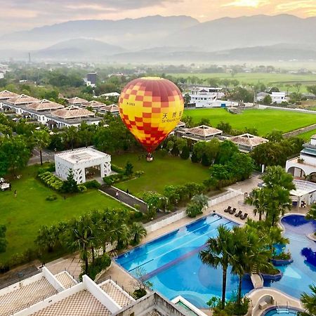 Papago International Resort Чишанг Екстериор снимка