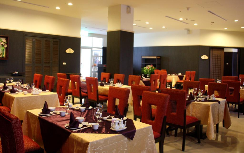Papago International Resort Чишанг Екстериор снимка